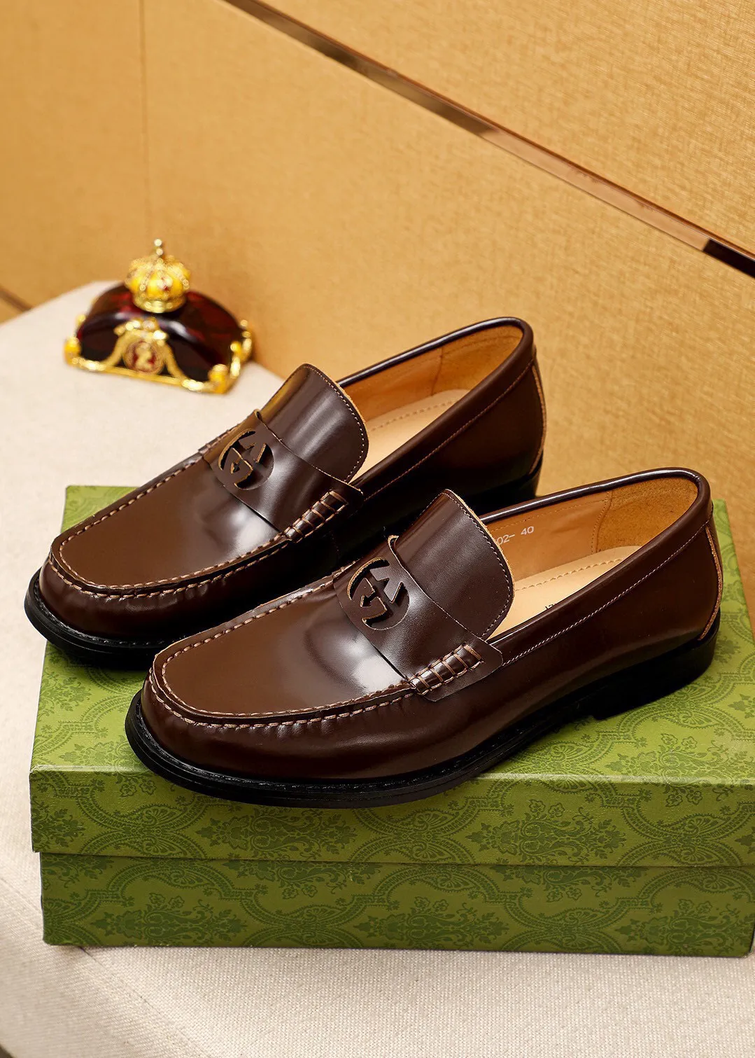 Men's shoes 💰480 💐 Product trademark: GUCCI "Gucci" casual leather shoes Regular size: 38-44 (45🉑️customized) Product materials: Selected imported first-layer open-edge beaded cowhide leather upper + luxury hardware buckle, imported water-dyed cowhide leather lining. Strong three-dimensional visual effect, combined outsole Color: 4⃣️colors available